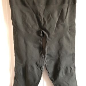 Lululemon size 8 cropped tight